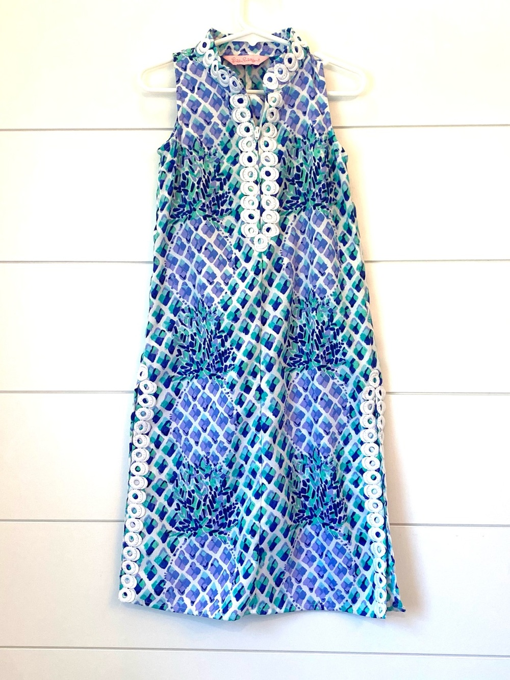NWOT Lilly Pulitzer Blue Green Printed Top with White Eyelet Trim (4-5)
